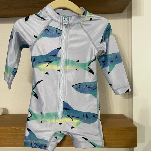 $40 Tea Collection Rashguard 6-9 - Picture 6 of 6